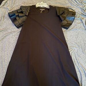 Elegant Black Dress with Satin Sleeves M